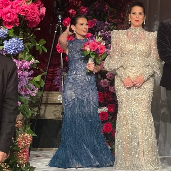 Evening gown - Picture 6 of 17